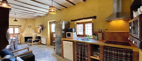 3 habitaciones, sistema de insonorización y wifi gratis