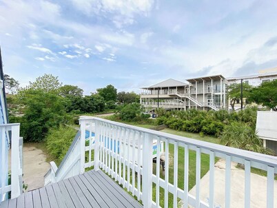 Cozy 1-bedroom condo with WiFi, AC in charming Bay St. Louis