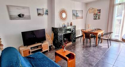 Horizon Bleu. View of the Thau Basin and Sète