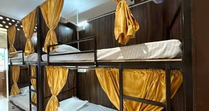 AAFEE CABIN STAY & DORMITORY