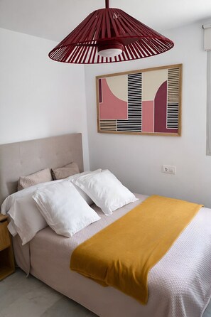 Unclassified image, 3 of 17, button