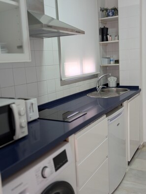 Fridge, microwave, coffee/tea maker, electric kettle