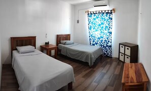 2 chambres, fer et planche Ă repasser, Wi-Fi gratuit, draps fournis