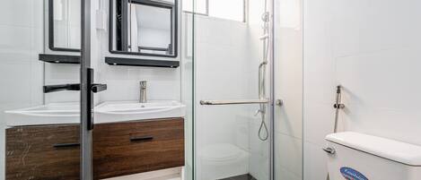 Shower kamar mandi