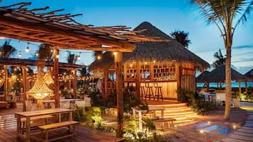 Tempat makan outdoor