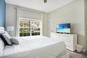 4 habitaciones, tabla de planchar con plancha, wifi y ropa de cama
