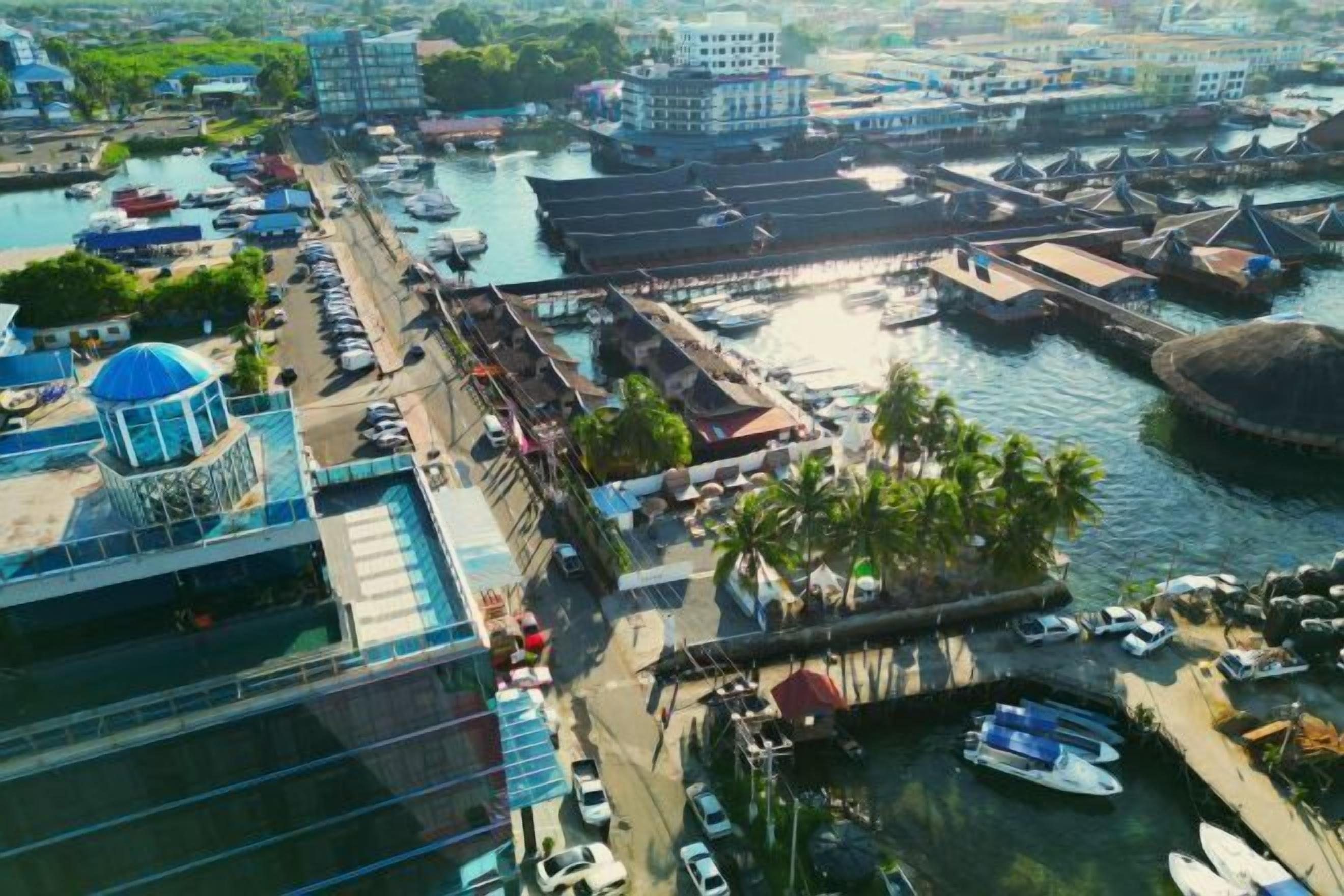 المنشأة من الخارج