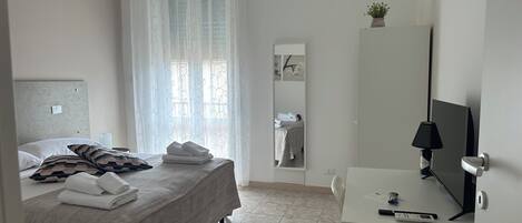 2 Schlafzimmer, Schreibtisch, Bügeleisen/Bügelbrett, kostenloses WLAN