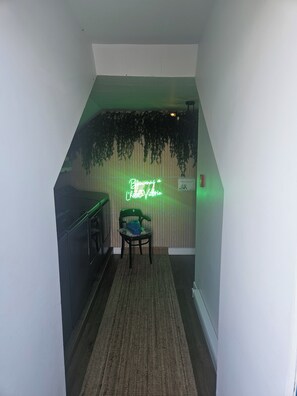 Interior entrance - Hôtel victoria (Saint-Pascal)