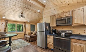 2 bedrooms - King Bed Fireplace Hot Tub Foos Ball (Sevierville)