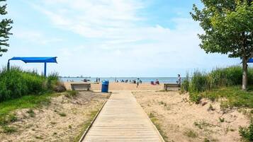 Sun-loungers, beach towels