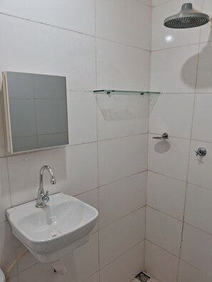 Handtücher, Seife, Toilettenpapier