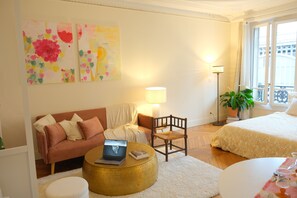 1 chambre, bureau, fer et planche à repasser, Wi-Fi