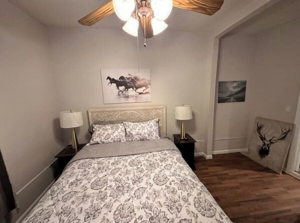 1 chambre, fer et planche à repasser, Wi-Fi, draps fournis