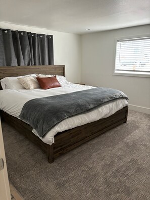 3 bedrooms, travel crib, free WiFi, bed sheets