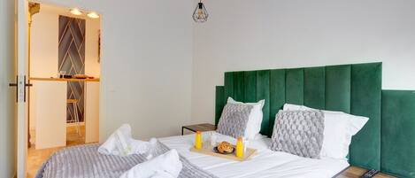 2 chambres, fer et planche à repasser, accès Internet, draps fournis