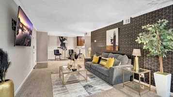 Een smart-tv en videogames