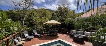 Sol Cottage Villa 2 BR, 1 BA, pool, lush landscaping, AC in fabulous Fish Bay