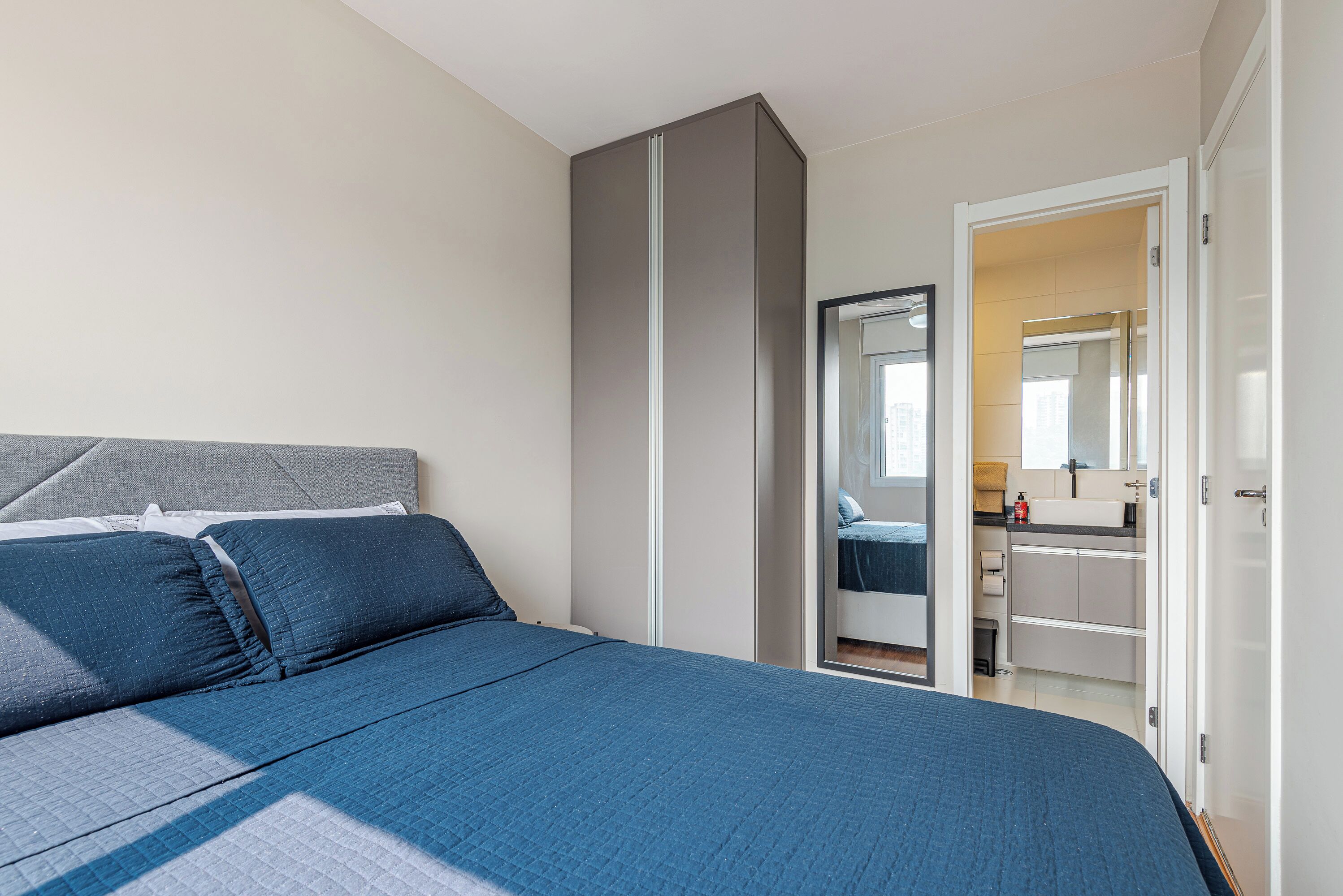 Apartamento urbano, 1 quarto, sacada, vista para o rio | 1 quarto, Wi-Fi de cortesia