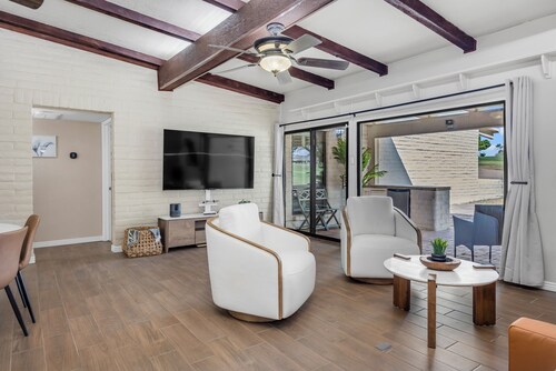 Charming Golf Course Home with Amazing Views – Your Perfect Retreat Awaits!