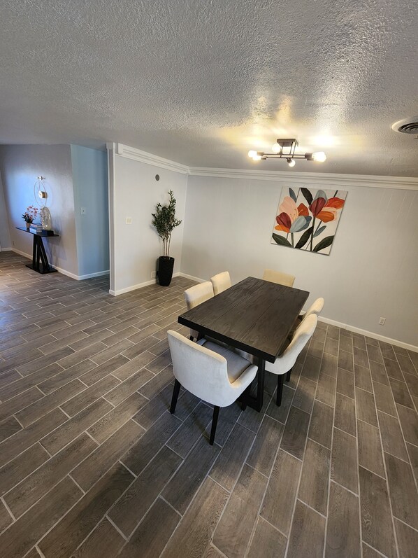 Dining - 6 Beds, 3-bedroom House in Odessa close to shopping and minutes from I20 (Odessa)