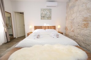 4 bedrooms, iron/ironing board, travel crib, WiFi