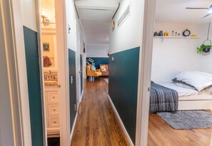 3 slaapkamers, een kluis op de kamer, een strijkplank/strijkijzer