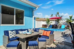 屋外ダイニングエリア