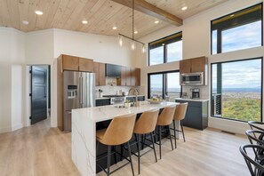 Rumah (5 Bedrooms) | Interior