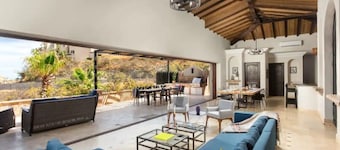 6BD Villa with Ocean Views in Cabo