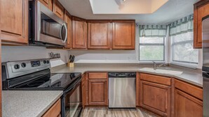 Private kitchen - Views of Ventana Canyon Golf course and Desert Sunsets!   (Tucson)