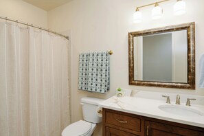 Håndklær, såpe og toalettpapir