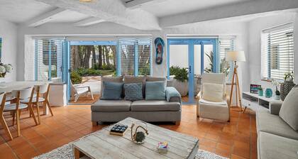 Poolside Waterfront - Orewa Oceanside Villa