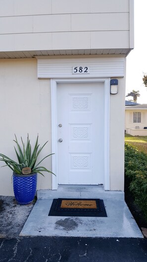 Exterior detail - Naples Park Oasis - Cozy Two Bedroom Apartment (Naples)