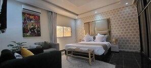 4 habitaciones, tabla de planchar con plancha y wifi gratis 