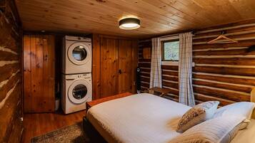 2 bedrooms, iron/ironing board, travel crib, free WiFi