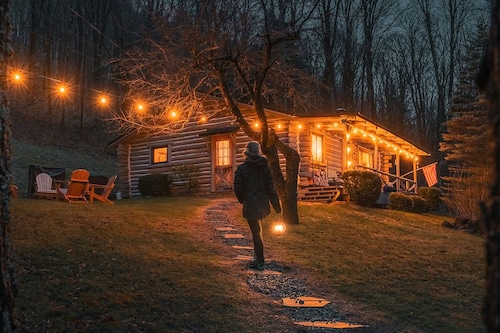 Stargazing Cabin | Fireplace • Fire Pit • Porch