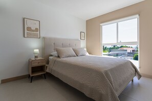 Departamento, varias camas, balcón, vista al océano | 2 habitaciones y wifi gratis 