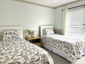 2 chambres, fer et planche à repasser, Wi-Fi gratuit, draps fournis