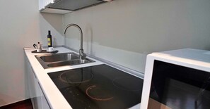 Lejlighed | Privat køkken | Køleskab, mikrobølgeovn, ovn, kaffe-/temaskine