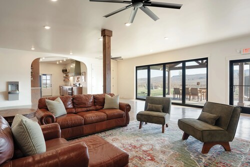 The South Hills Suite @ HSRV 