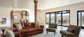 The South Hills Suite @ HSRV 