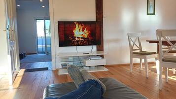 Smart-TV, DVD-Player, Bücher