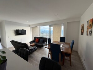 TV, video library - Spacious and Luxurious -Stratum 6 (Manizales)