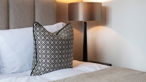 House | 4 bedrooms, WiFi (free), bed sheets - Luxurious 4-bed Retreat in London (London)