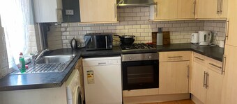 Impeccable Sheared 4 Bed House in Nottingham