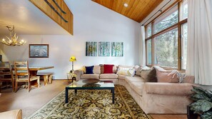 TV, fireplace, DVD player - NEW! Woodlands #40 (3-Bedroom Condo) with Pool - Pets Allowed (Mammoth Lakes)