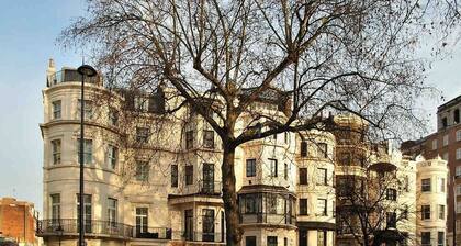 Luxury Mayfair flat with private pool