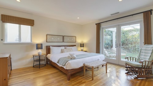 Goleta Getaway by Avantstay Private Backyard, 1.5mi to the Beach!