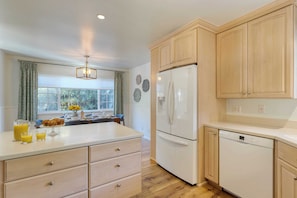 House (4 Bedrooms) | Interior - Goleta Getaway by Avantstay Private Backyard, 1.5mi to the Beach! (Goleta)